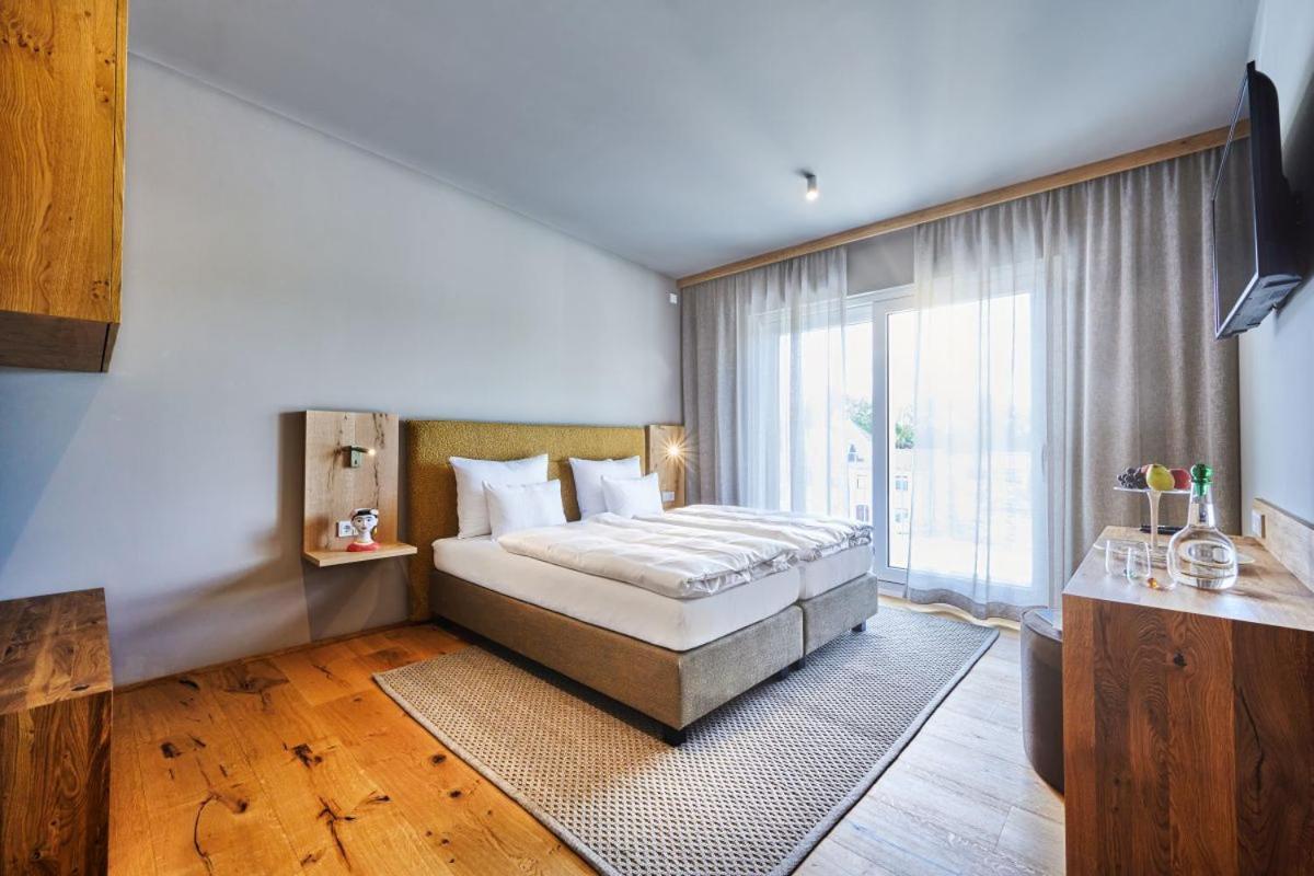 Hotel Der Einrichter Штраубінг Екстер'єр фото
