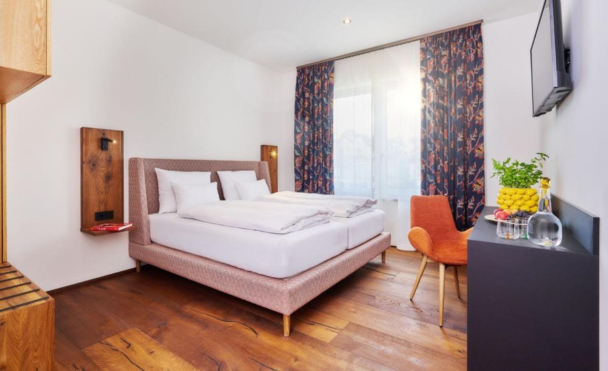 Hotel Der Einrichter Штраубінг Екстер'єр фото